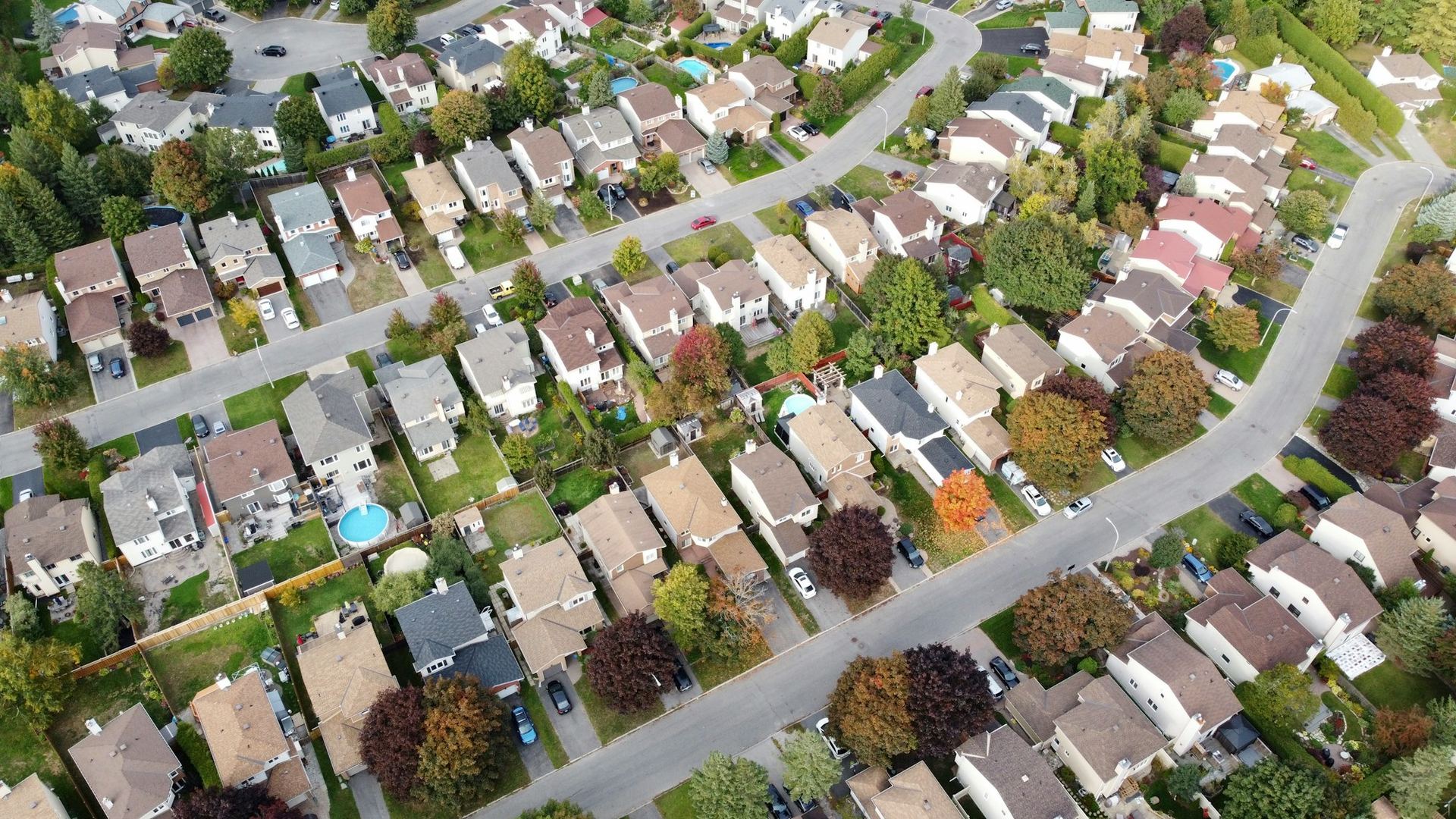 A neighborhood of homes seen from above